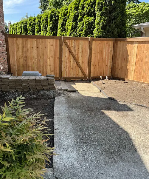 Wood Fence Installation in Issaquah 